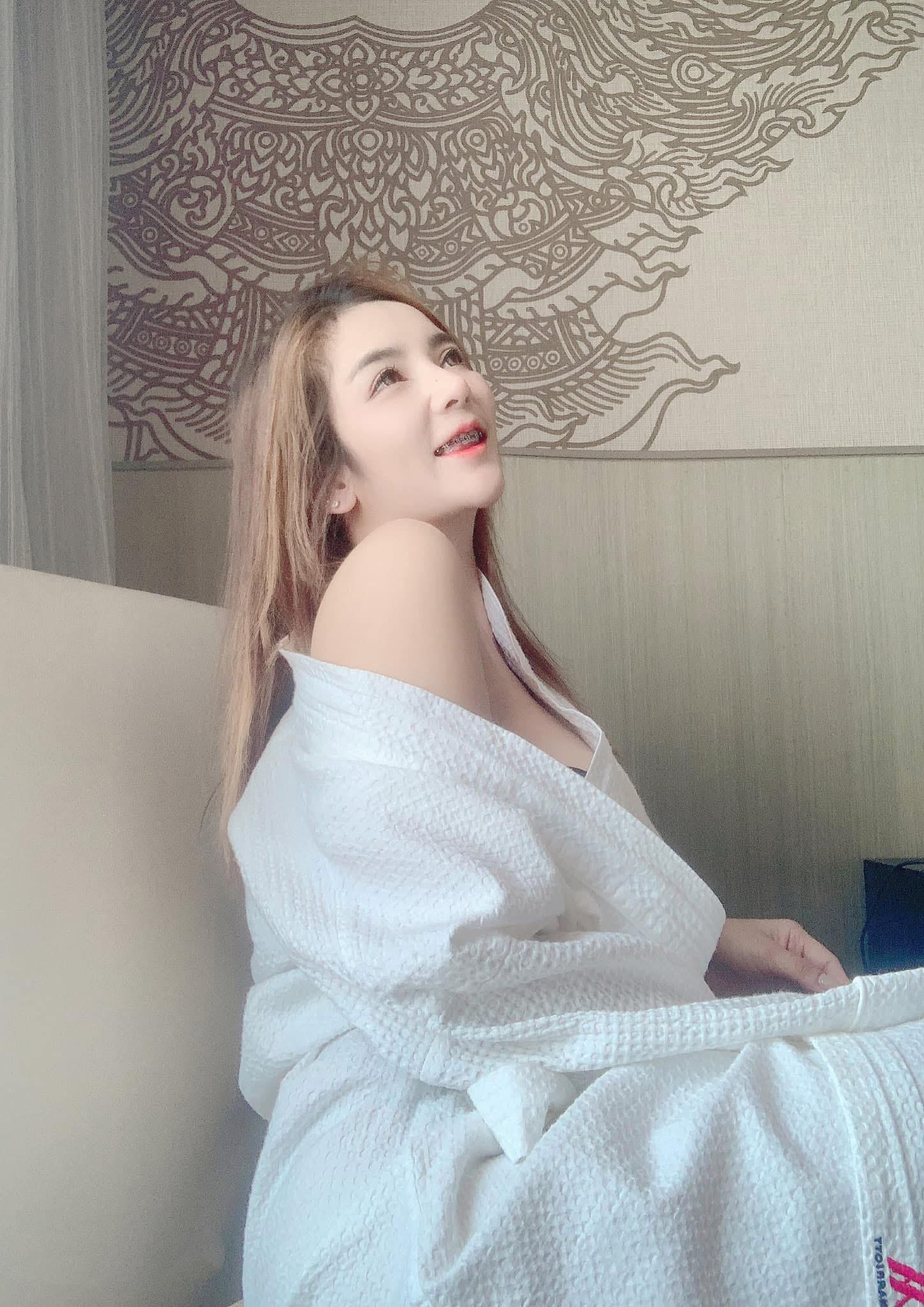 risa, 32, local friend in Bangkok, Thailand